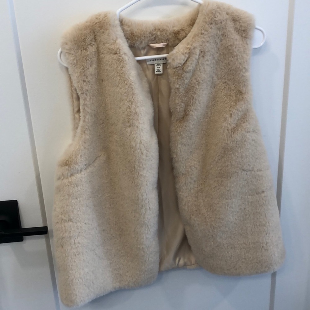 Fur vest